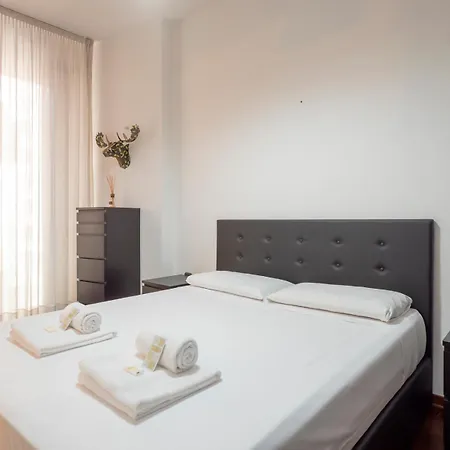 Apartment Youhosty - Elegant Duomo