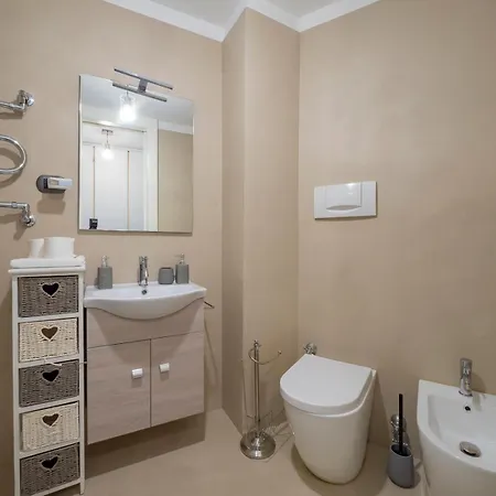 Youhosty - Elegant Duomo Apartment *