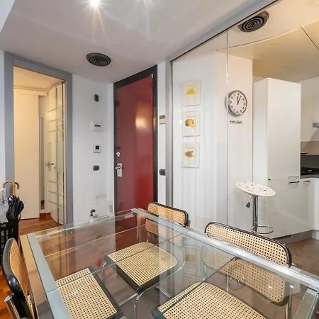 Youhosty - Elegant Duomo Apartment Milan